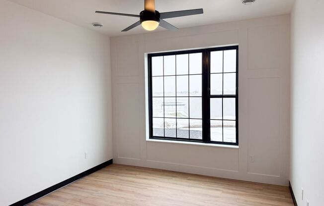 1 bed, 1 bath, 701 sqft, $1,295, Unit 203