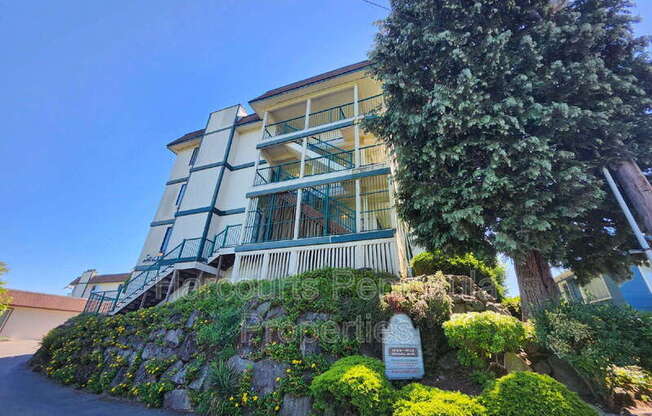 1588 NAVAL AVE