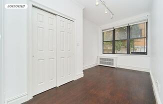 102 GREENWICH AVE