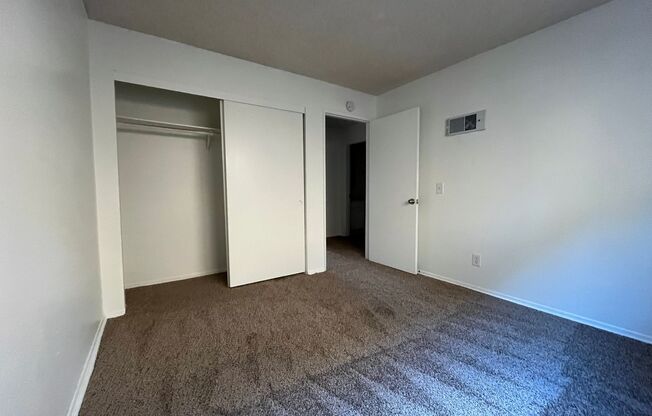 2 beds, 1 bath, $1,995, Unit 07