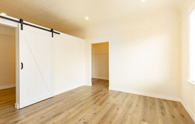 Spacious Junior 1 Bedroom Oakwood/East Hollywood