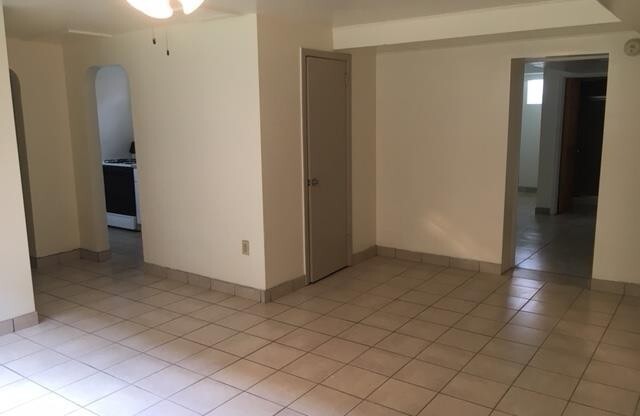 3 beds, 2 baths, $2,325, Unit 100 A