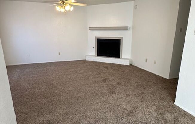 2 beds, 2 baths, 925 sqft, $875, Unit 1108