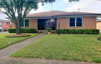 2 Bedroom, 2 Bath Duplex in Lochwood