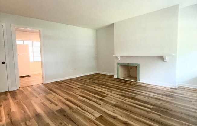 1016 Alba Drive 2/1, Half Duplex