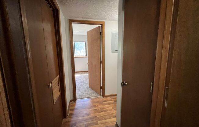 4 beds, 2 baths, $1,000, Unit Unit 4