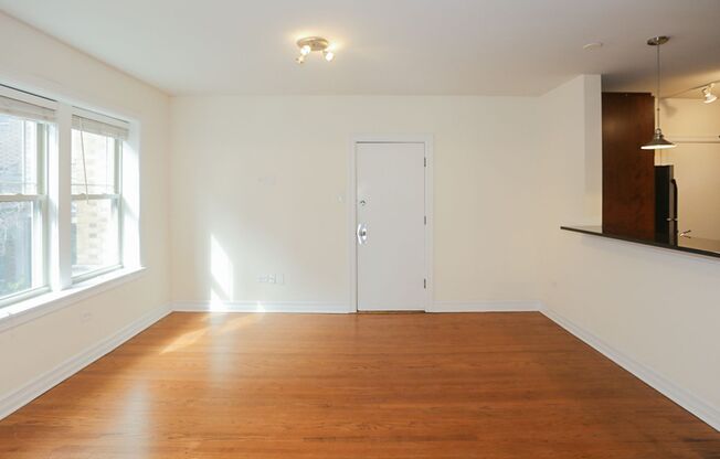 2 beds, 2 baths, 1,140 sqft, $3,150, Unit 3814S-1E