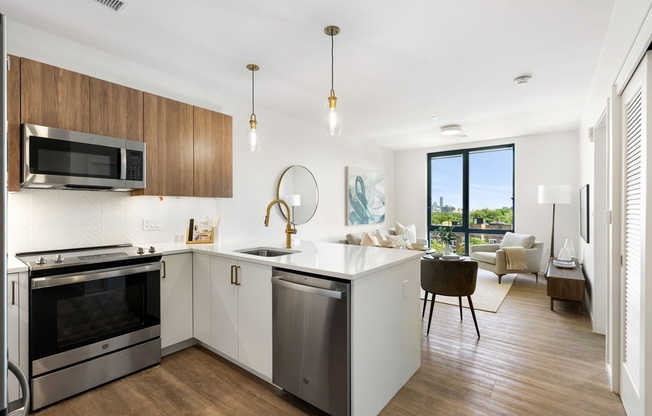 1 bed, 1 bath, 836 sqft, $4,250, Unit 413