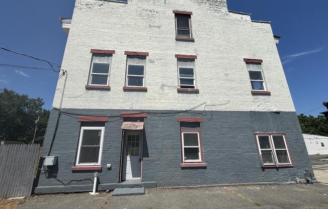 663 2 AVE