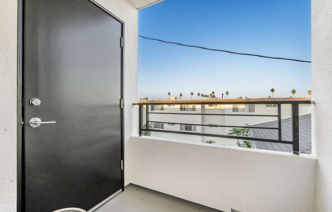Townhouse in East Hollywood w/ Parking & Private Rooftop Deck!