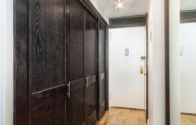 321 E 45 ST