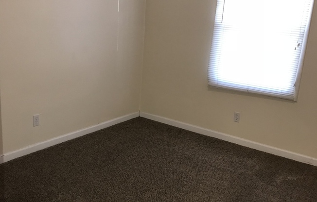 2 beds, 1 bath, 720 sqft, $750, Unit 3311-04