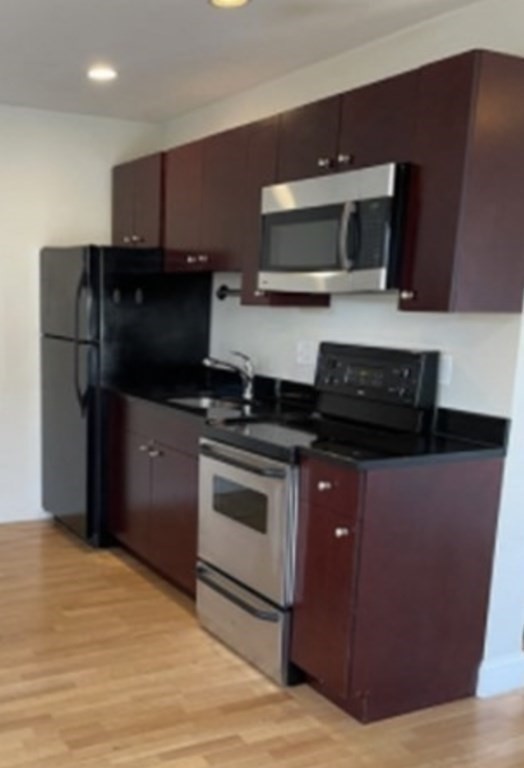 338 W Broadway 2
