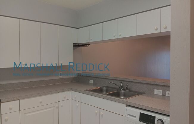 2 beds, 2 baths, $1,395, Unit 621 SW 47th Ter Unit 201