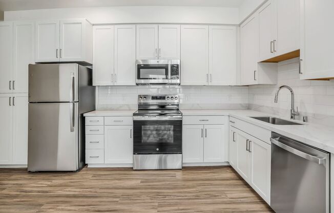 2 beds, 2 baths, 930 sqft, $1,860, Unit 305