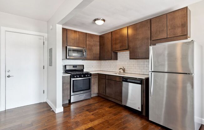 Studio, 1 bath, 442 sqft, $899, Unit Unit 214