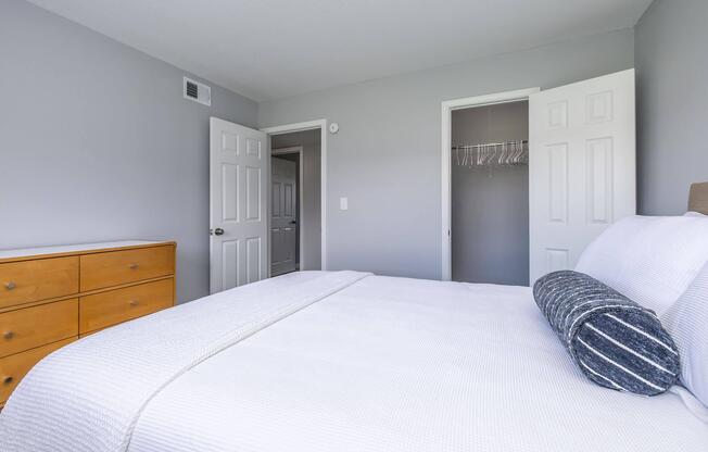 2 beds, 1 bath, 840 sqft, $1,650