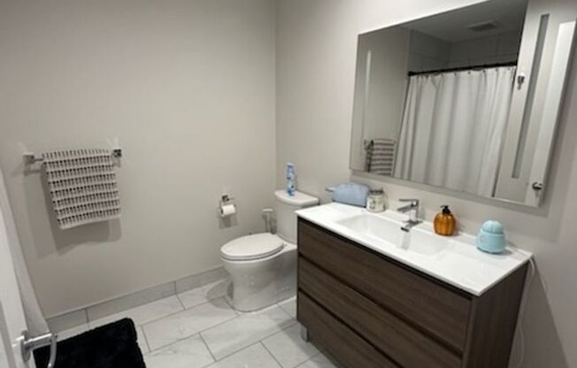 1 bed, 1 bath, 703 sqft, $1,775, Unit 2212