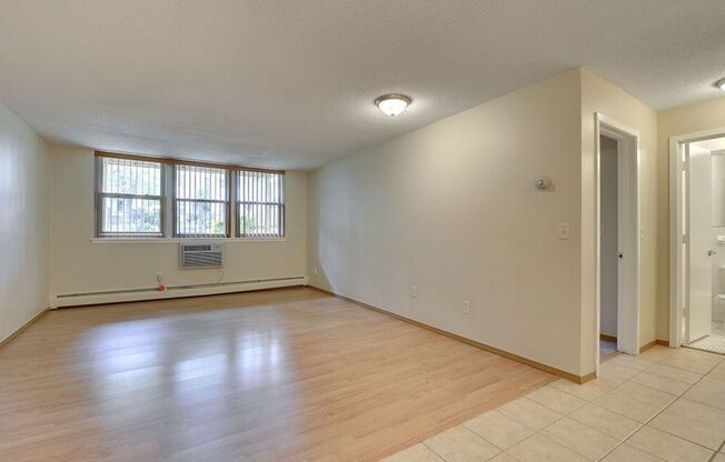 1 bed, 1 bath, 605 sqft, $975, Unit 203u