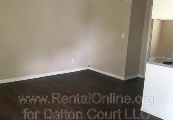 1972 Cambridge Drive, Unit 14