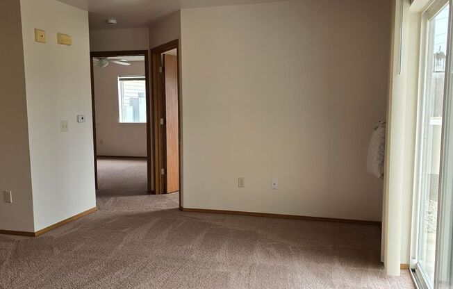 2 beds, 1 bath, 850 sqft, $1,259, Unit PL   7507