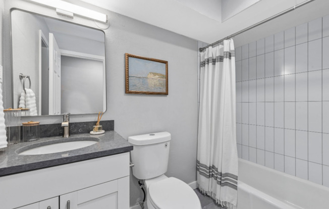 1 bed, 1 bath, 700 sqft, $950, Unit 2B