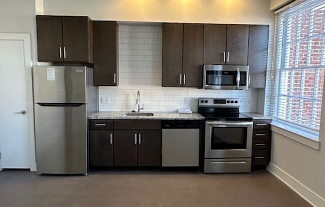 1 bed, 1 bath, 445 sqft, $1,450, Unit 211