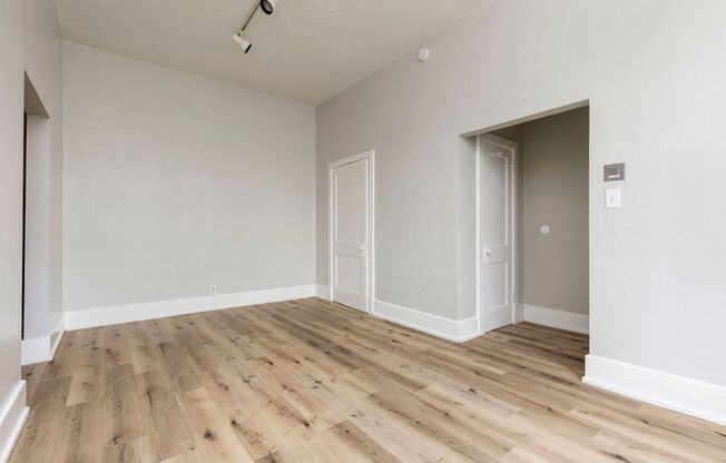 222 W Magnolia Ave