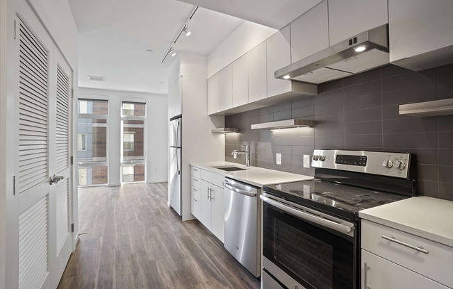 Studio, 1 bath, 462 sqft, $3,300, Unit 409