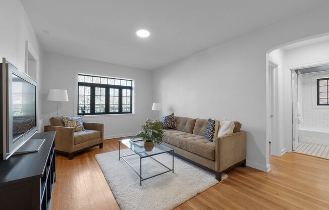 1 bed, 1 bath, 650 sqft, $1,395, Unit 102