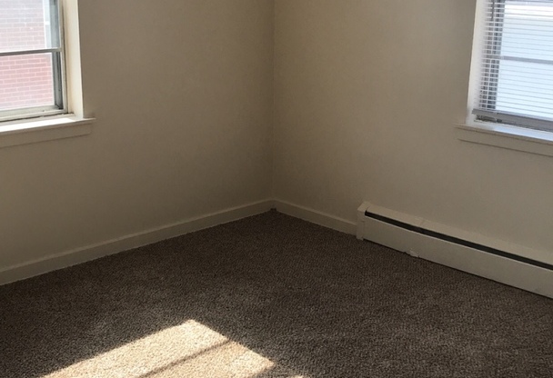 2 beds, 1 bath, 740 sqft, $775, Unit 1500-203