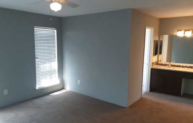 2 beds, 2.5 baths, 1,300 sqft, $1,400, Unit 6909