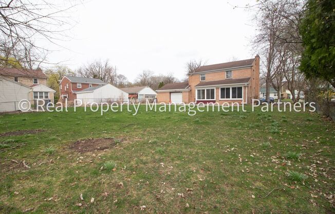 1 Room for Rent in a 6-Bedroom Student Home Near Calvin University