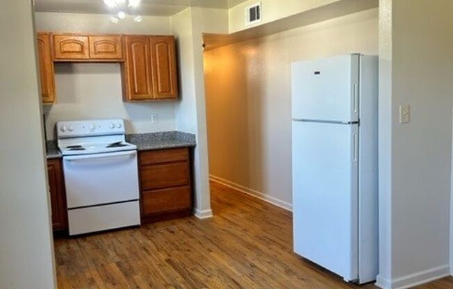 2 beds, 1 bath, 1,000 sqft, $1,200, Unit Apt. 1A