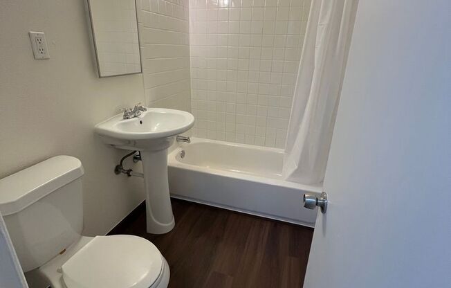 2 beds, 1.5 baths, 1,100 sqft, $1,400, Unit 1030 #6