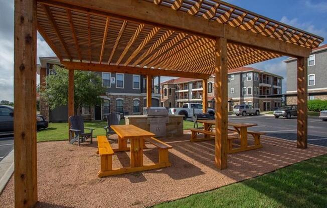 Grilling Station And Courtyard at Teravista, Round Rock, 78665
