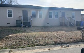 2 Bedroom 1 Bathroom Duplex Available NOW!