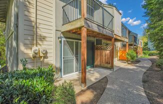 2 beds, 1 bath, 900 sqft, $1,625, Unit 760-23