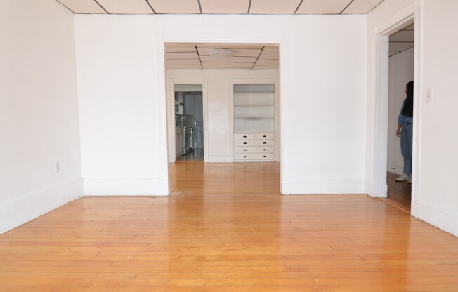 1 bed, 1 bath, 1,500 sqft, $2,700, Unit 2