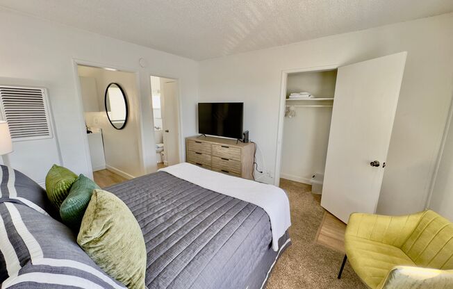 Studio, 1 bath, 320 sqft, $1,650, Unit 1605-11