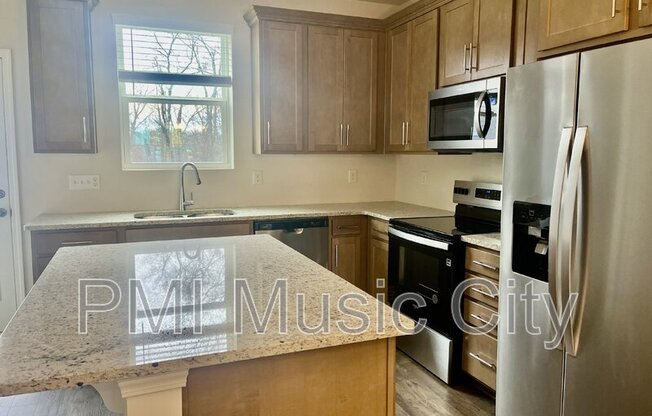 5206 GLADECRESS LN