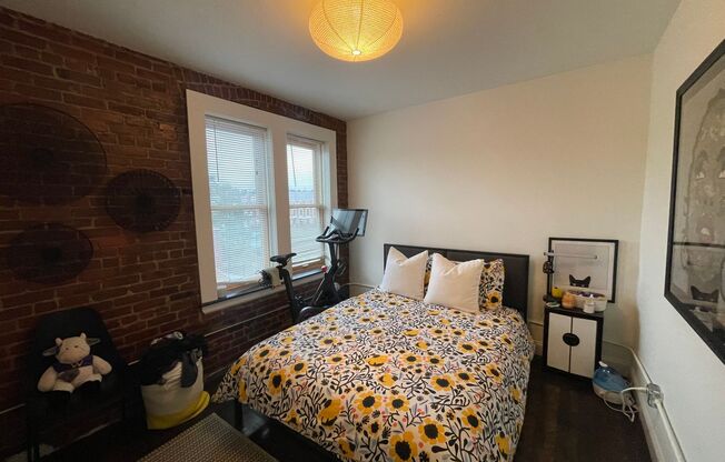 1 bed, 1 bath, 560 sqft, $2,100, Unit 44