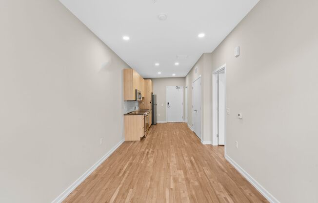 1 bed, 1 bath, 614 sqft, $2,060, Unit 410