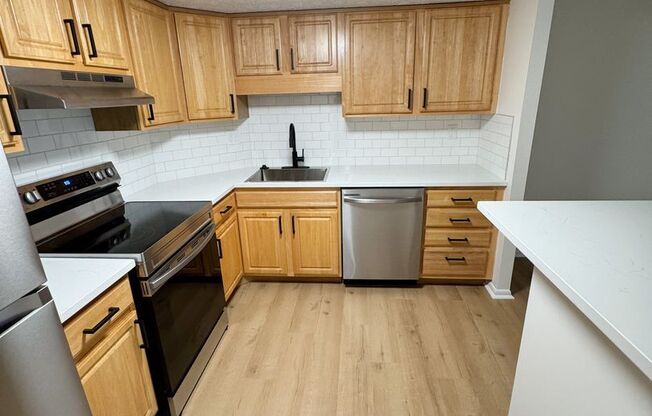 2 beds, 2 baths, 1,075 sqft, $1,500, Unit 706