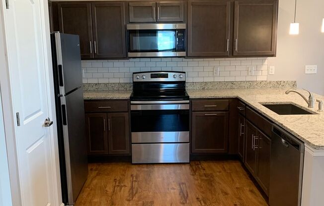 3 beds, 2 baths, 1,230 sqft, $1,950