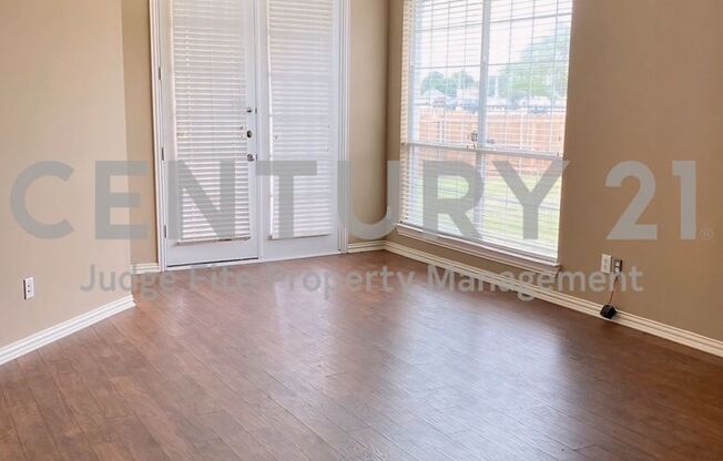 Spacious 2-Story 5/4/2 on Cul-de-sac in Garland Fore Rent!