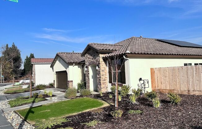 Newly Built 4-Bed Home