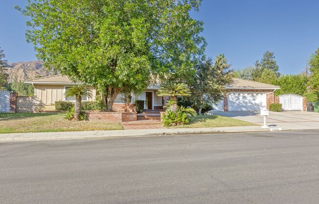 Beautifully Updated 4-Bedroom Ranch-Style Home with Pool & Spa in Rancho Cascades