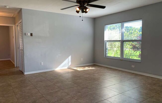 3 Bedroom 2 Bath Home in Central Gulfport