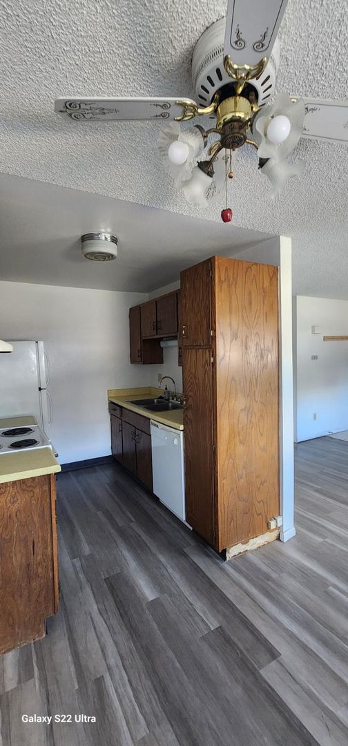 Garden level 2 bed, 1 bath apartment in Cheyenne